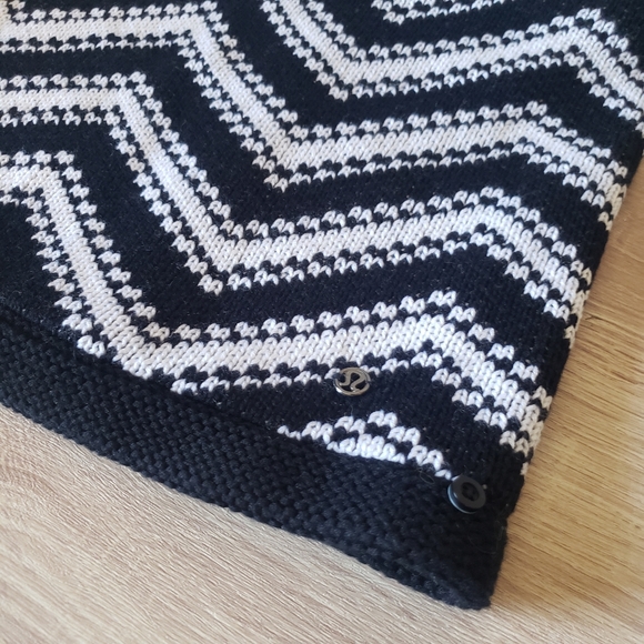 lululemon athletica Accessories - Lululemon Snow Amazing Neck Warmer Sherpa